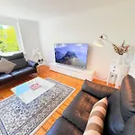 Sauna, Kamin, Billard Holiday home *
