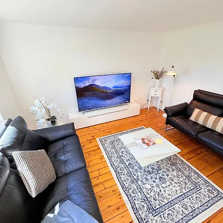 Sauna, Kamin, Billard