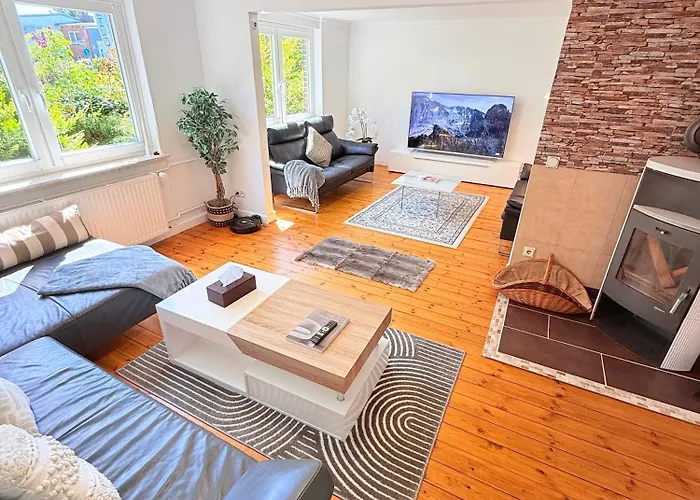 Sauna, Kamin, Billard Ferienhaus *